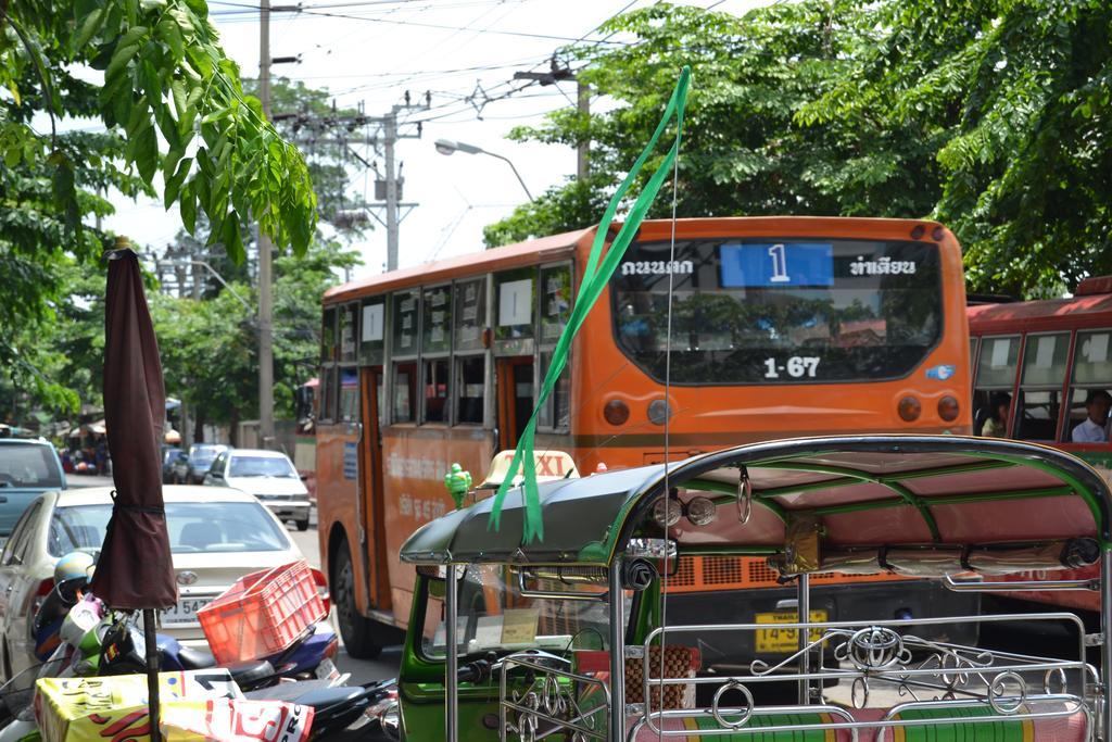 Jeesnail Guesthouse Bangkok Exteriör bild
