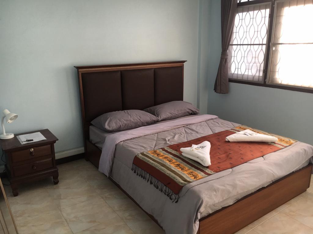 Jeesnail Guesthouse Bangkok Exteriör bild