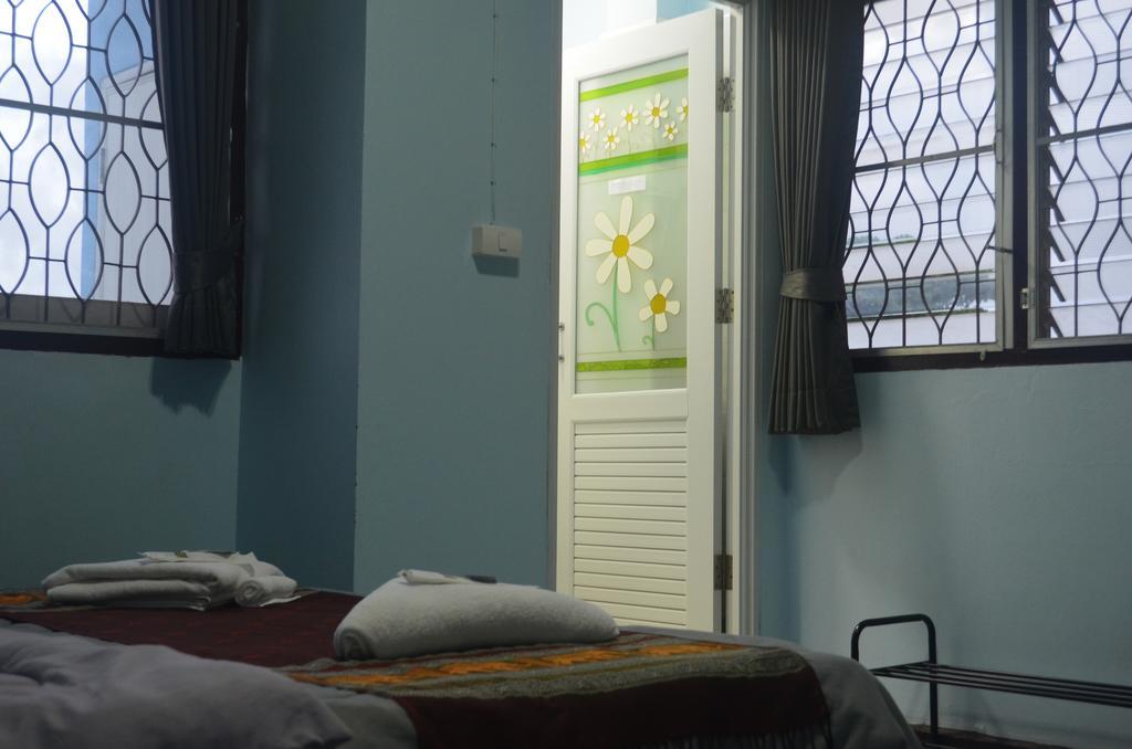Jeesnail Guesthouse Bangkok Exteriör bild