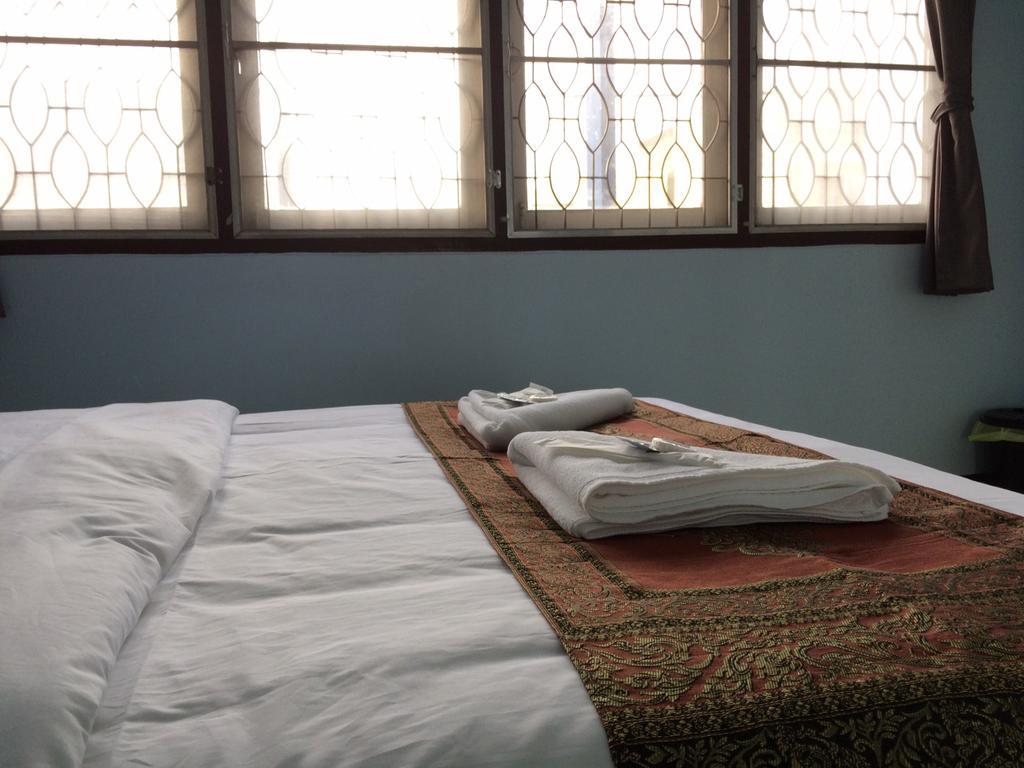 Jeesnail Guesthouse Bangkok Exteriör bild