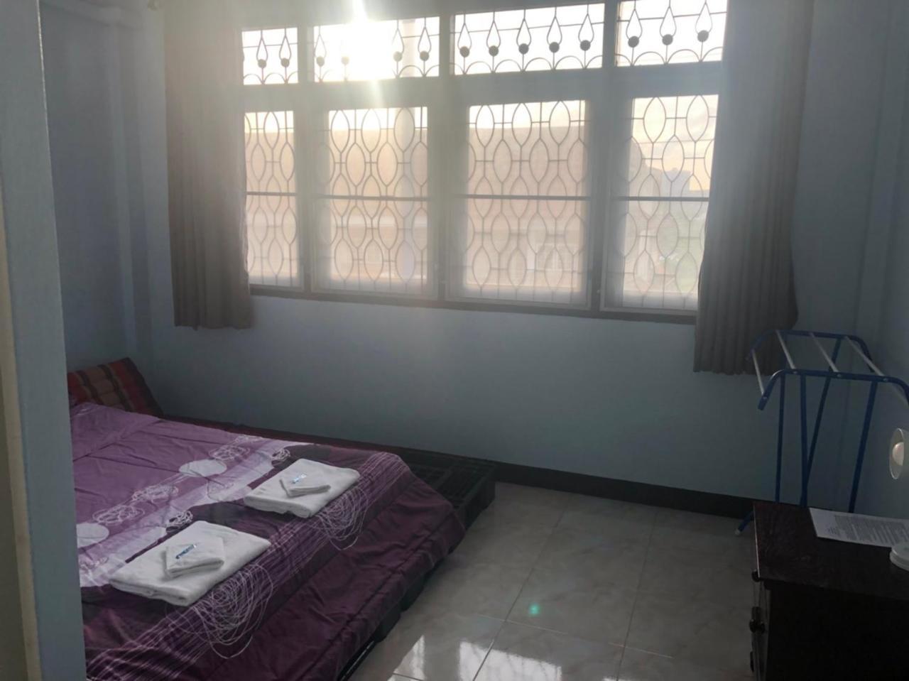 Jeesnail Guesthouse Bangkok Exteriör bild