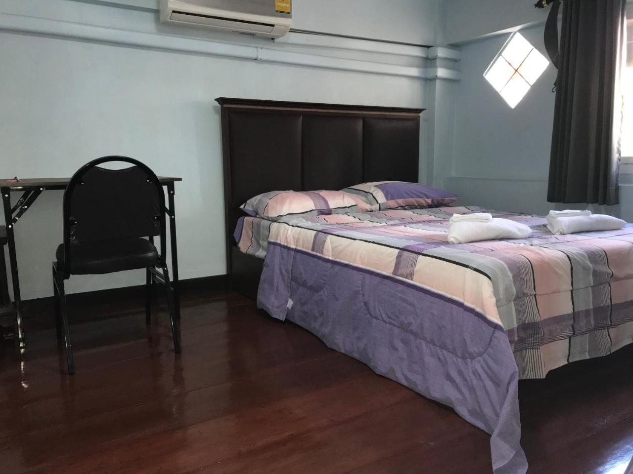 Jeesnail Guesthouse Bangkok Exteriör bild